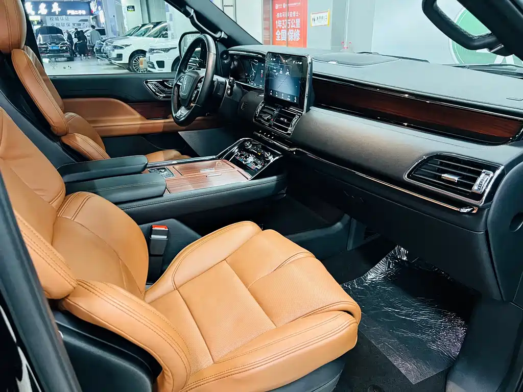 Lincoln Navigator — миниатюра 6