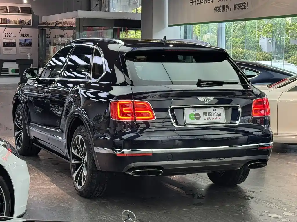 Bentley Bentayga 2016 6.0T Standard