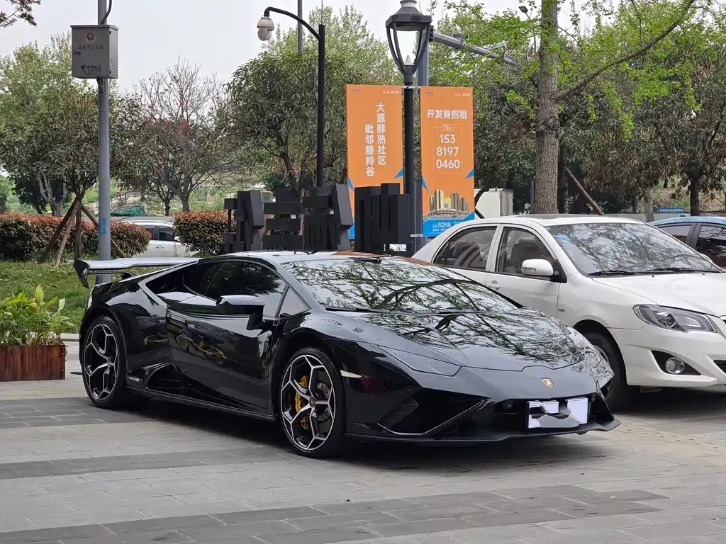 Lamborghini Huracán 2021