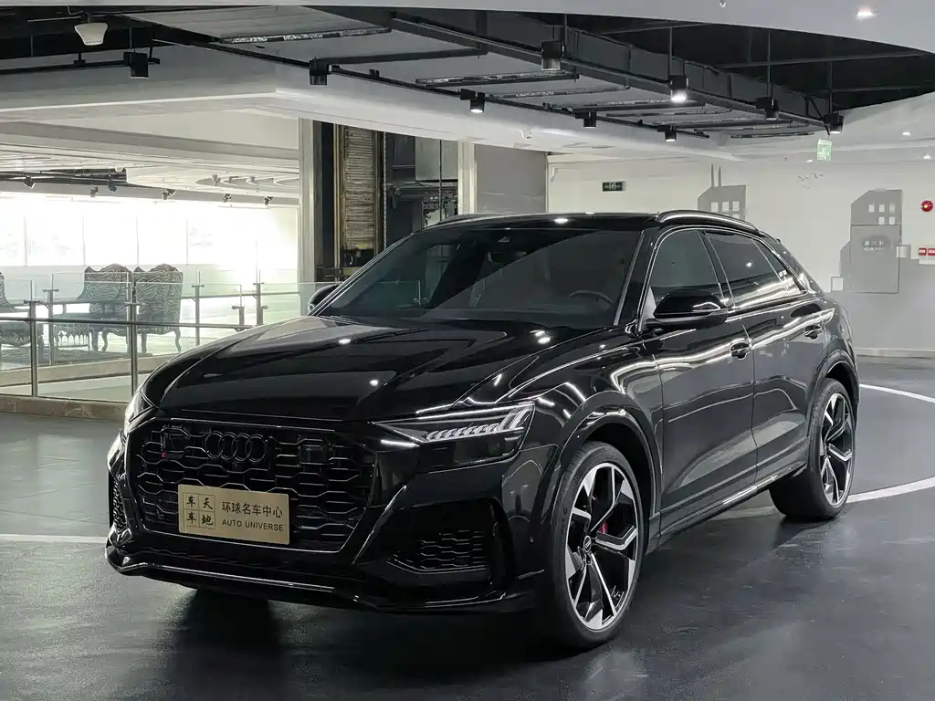 AUDI RS Q8