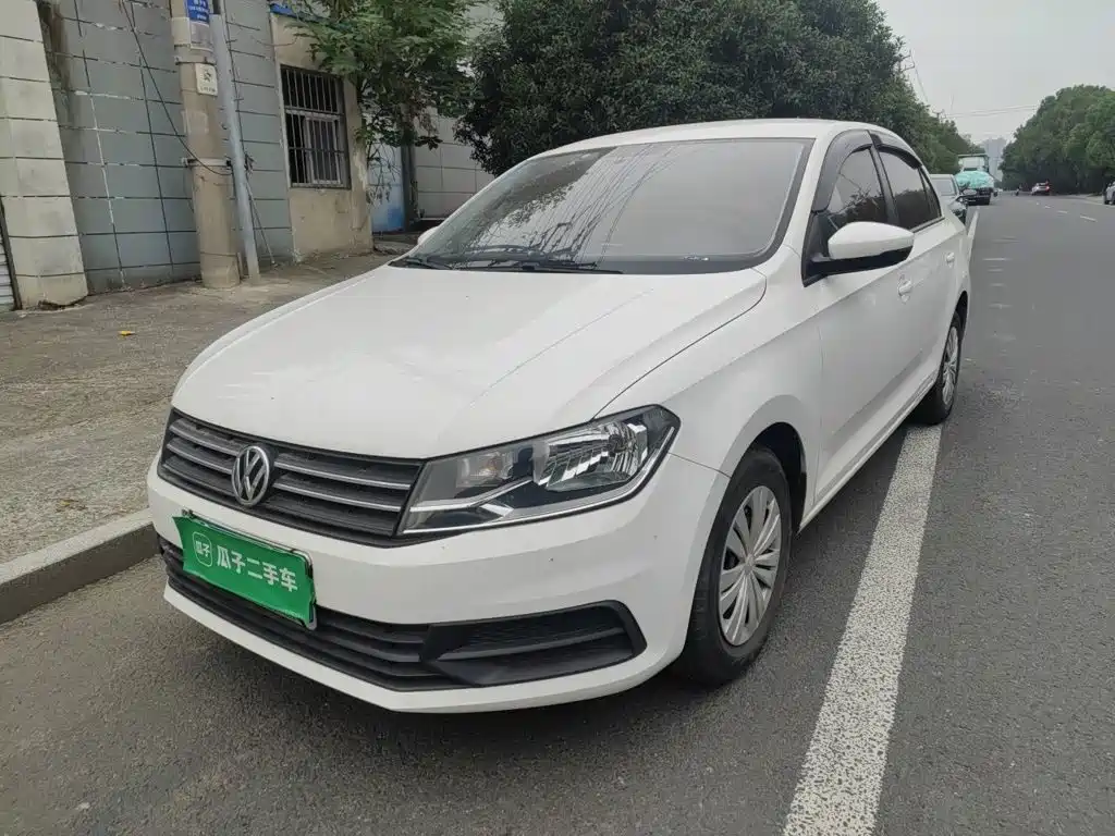 Volkswagen Santana — миниатюра 2