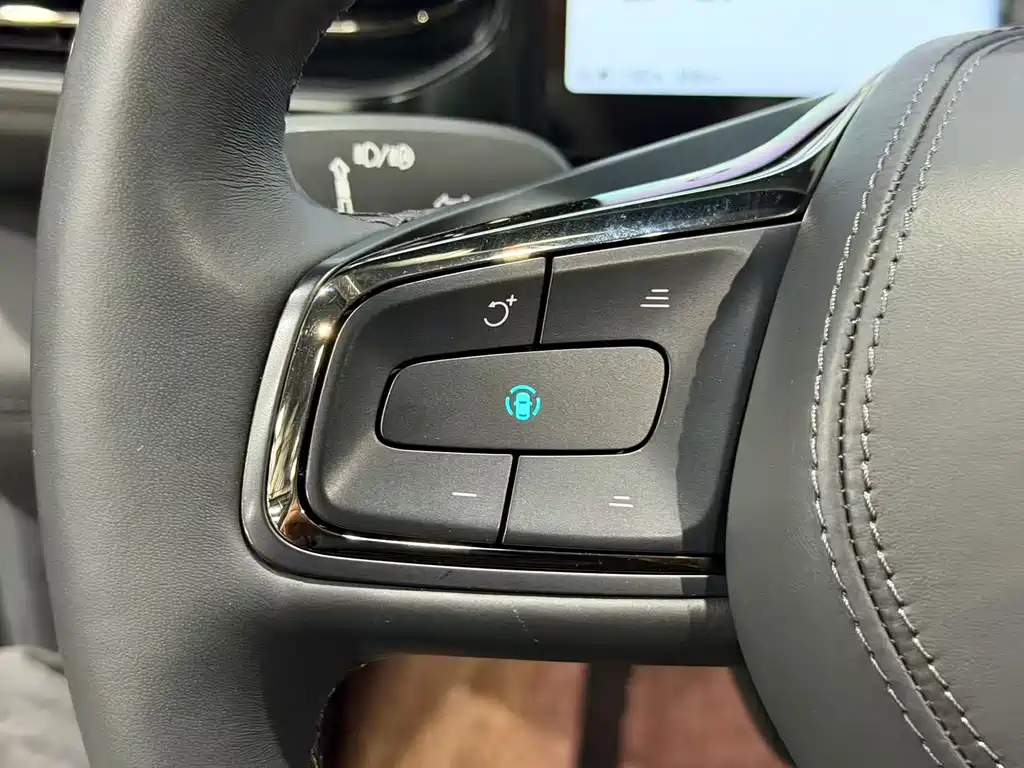 NIO ES6 — миниатюра 10