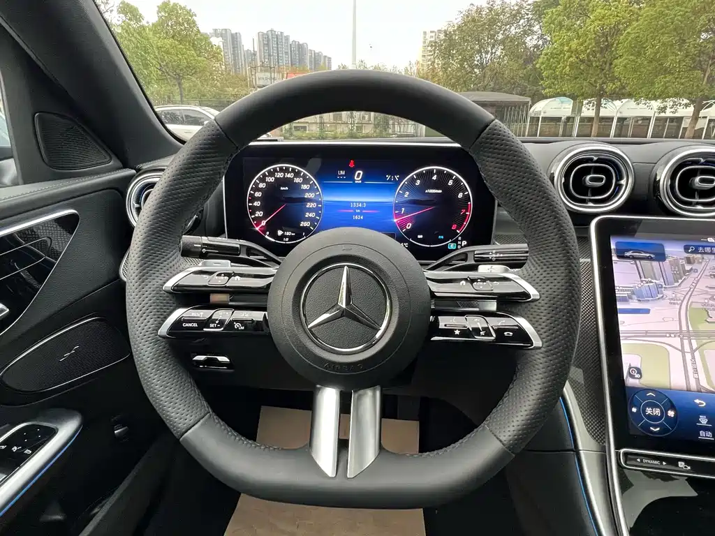 Mercedes-Benz C-Class — миниатюра 12
