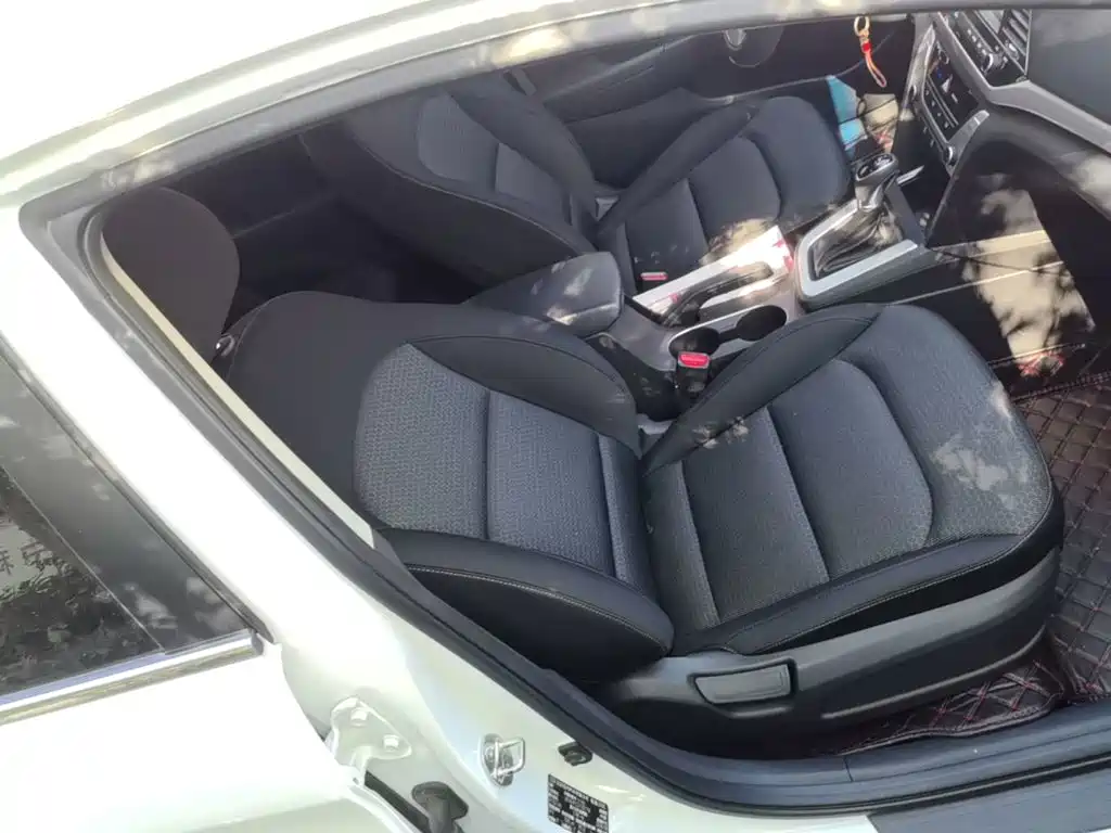 Hyundai Elantra — миниатюра 25
