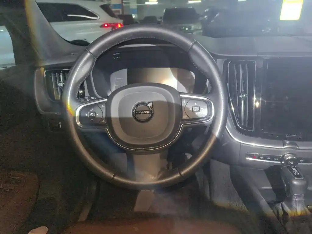 Volvo XC60 — миниатюра 3