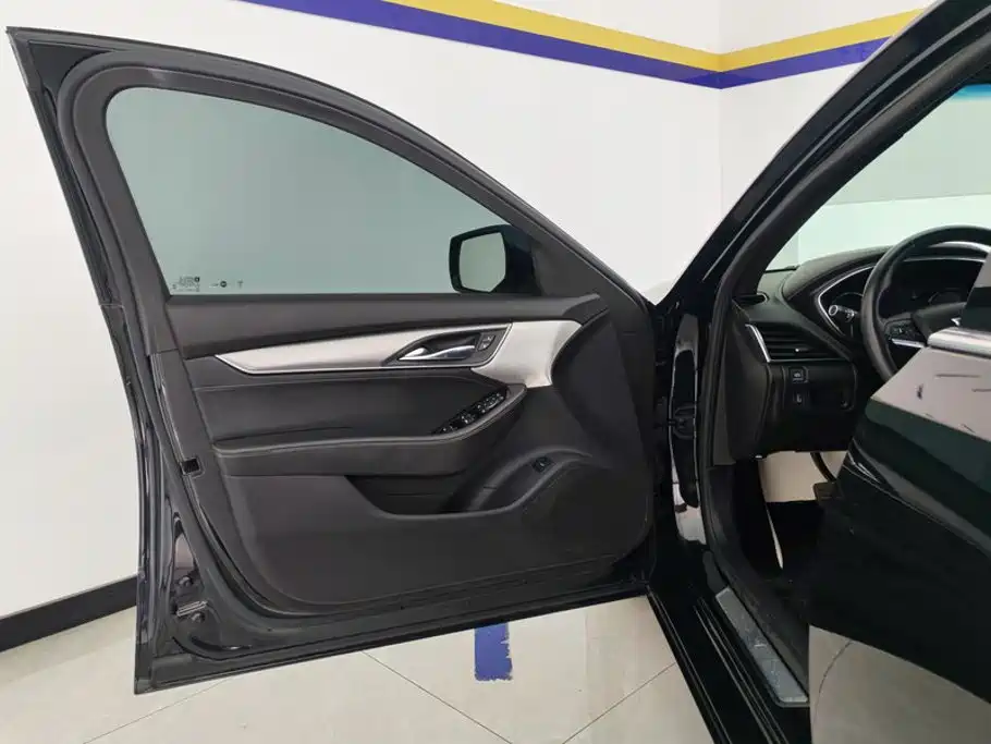 Cadillac CT5 — миниатюра 7