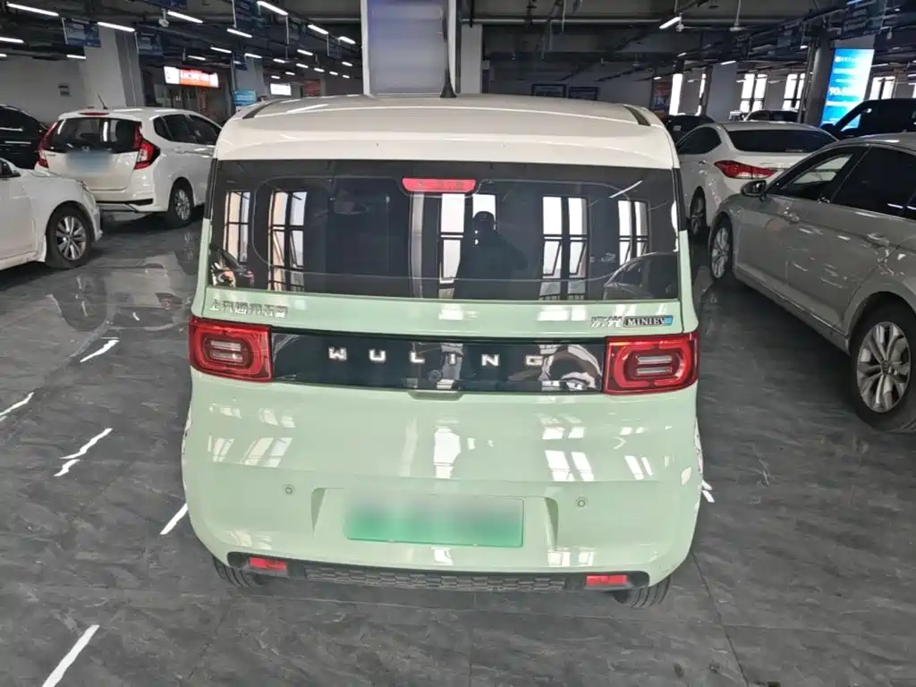 Wuling MINIEV — миниатюра 6