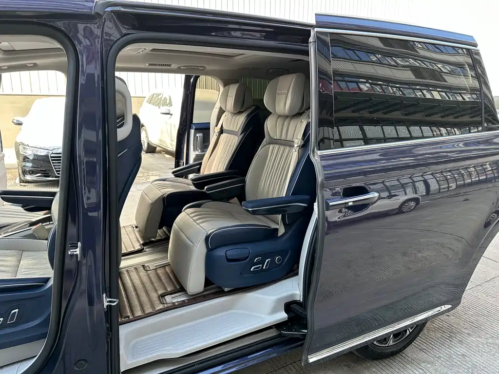Roewe iMAX8 400TGI Supreme Edition, фото 10