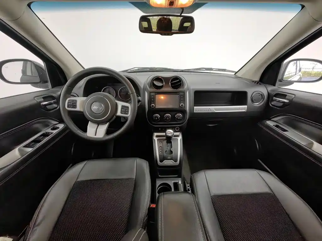 Jeep Compass (Import) — миниатюра 5