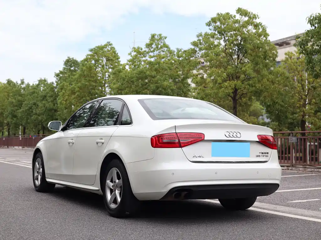 Audi A4L — миниатюра 4