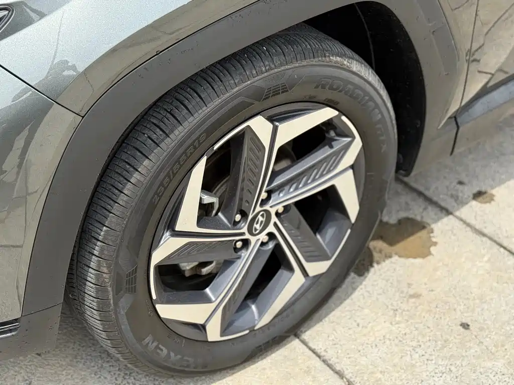 Hyundai Tucson 2023 L 1.5T AT LUX Luxury