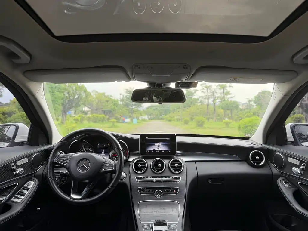 Mercedes-Benz C-Class — миниатюра 13