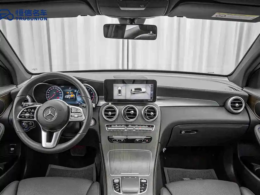 MERCEDES-BENZ GLC