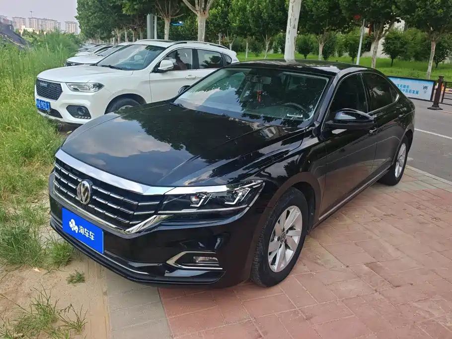 2020 Volkswagen Passat - zdjęcie 1 z 16