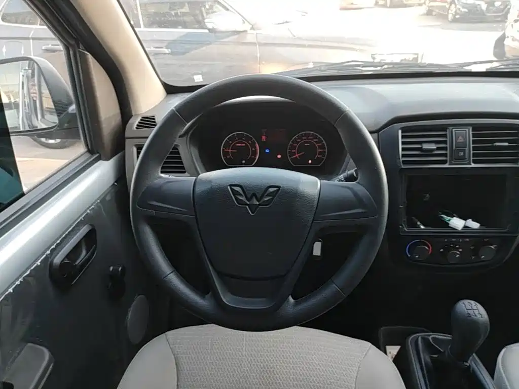 Wuling Rongguang S — миниатюра 11