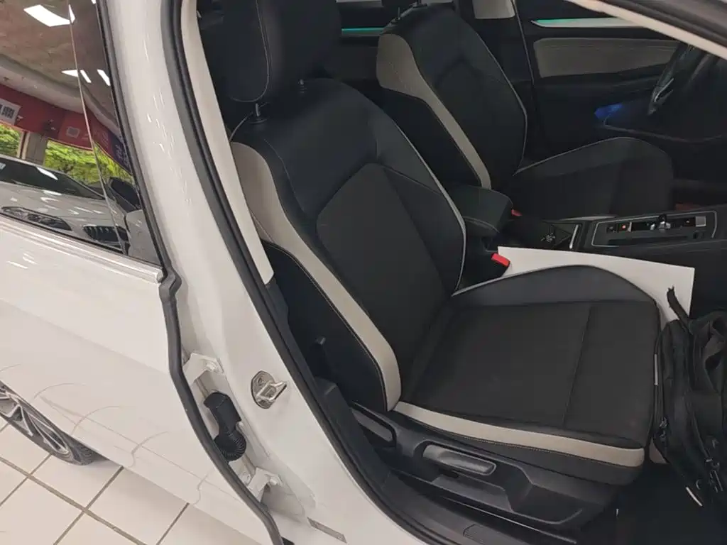 Volkswagen Golf — миниатюра 25