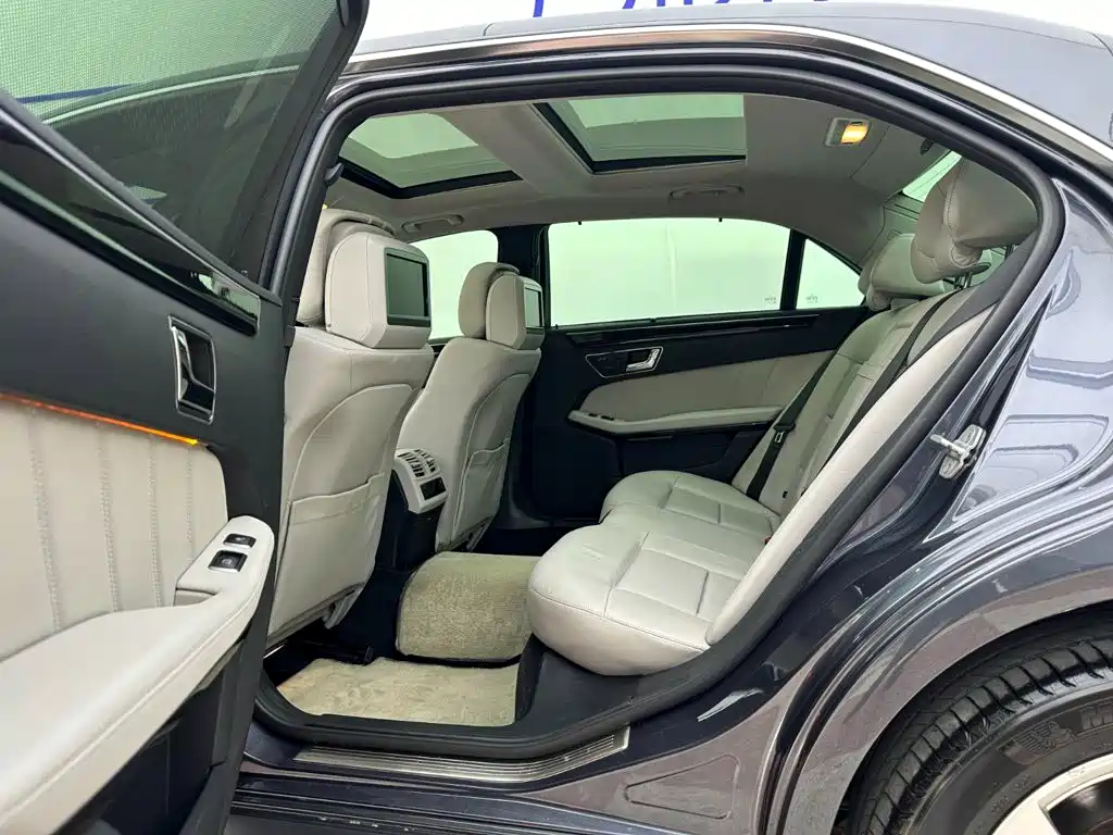 Mercedes-Benz E-Class — миниатюра 27