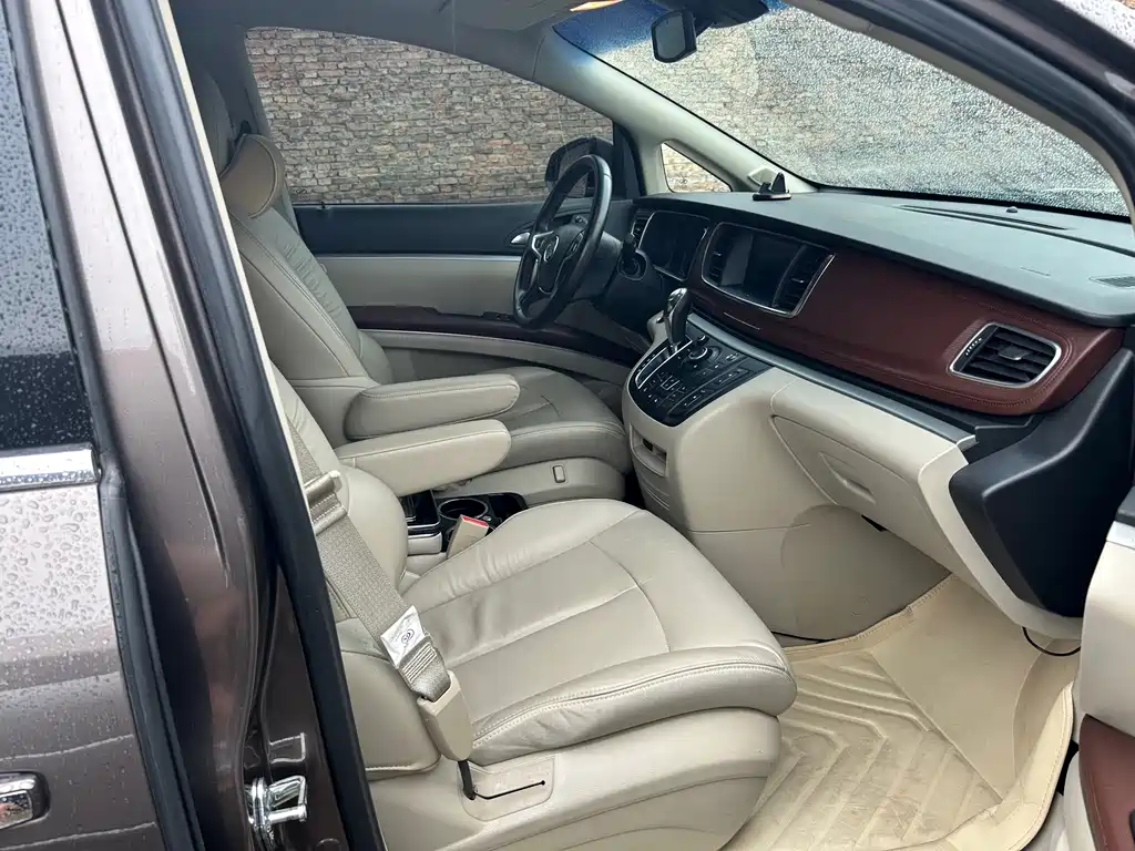 Buick GL8 — миниатюра 4