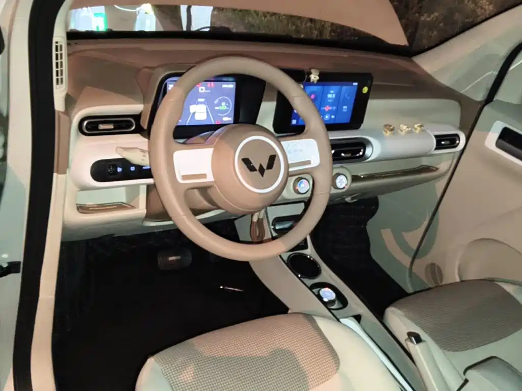 Wuling MINIEV — миниатюра 6