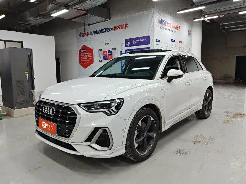 Купить Audi Q3