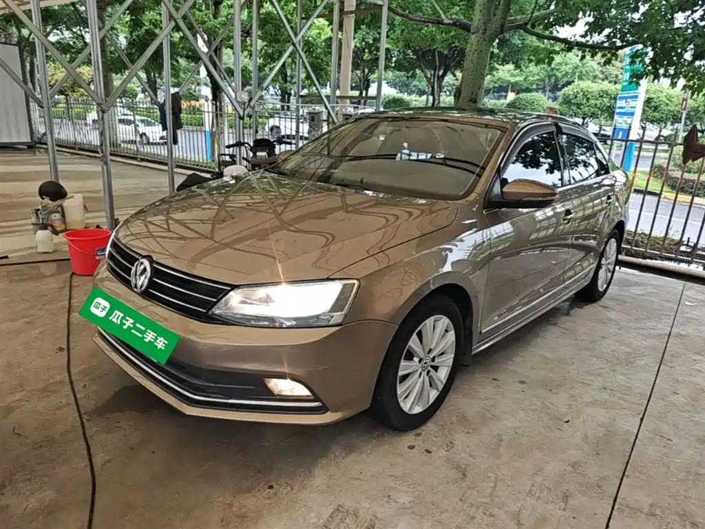 Volkswagen Sagitar 2015