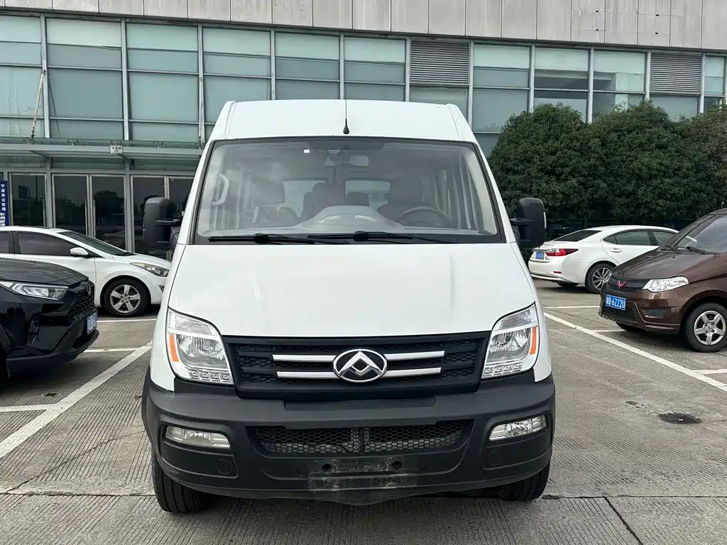 MAXUS V80 — миниатюра 2
