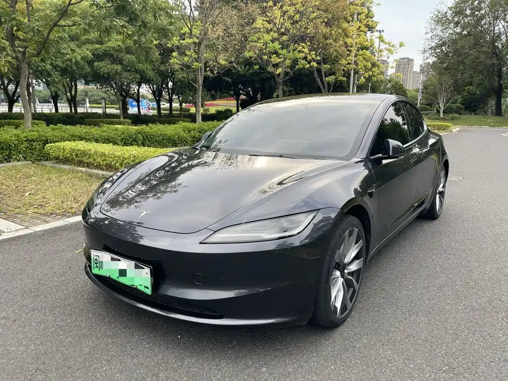 2024 Tesla Model 3 - zdjęcie 1 z 15
