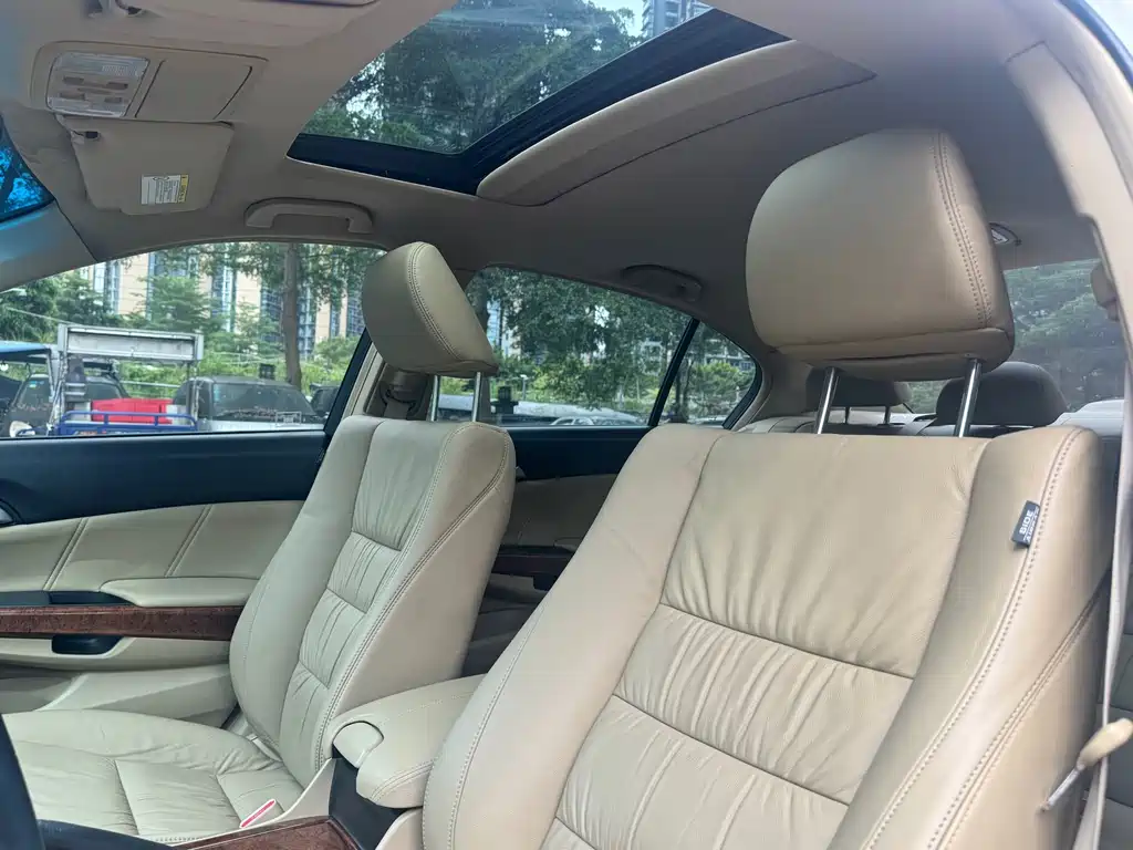 Honda Accord — миниатюра 9