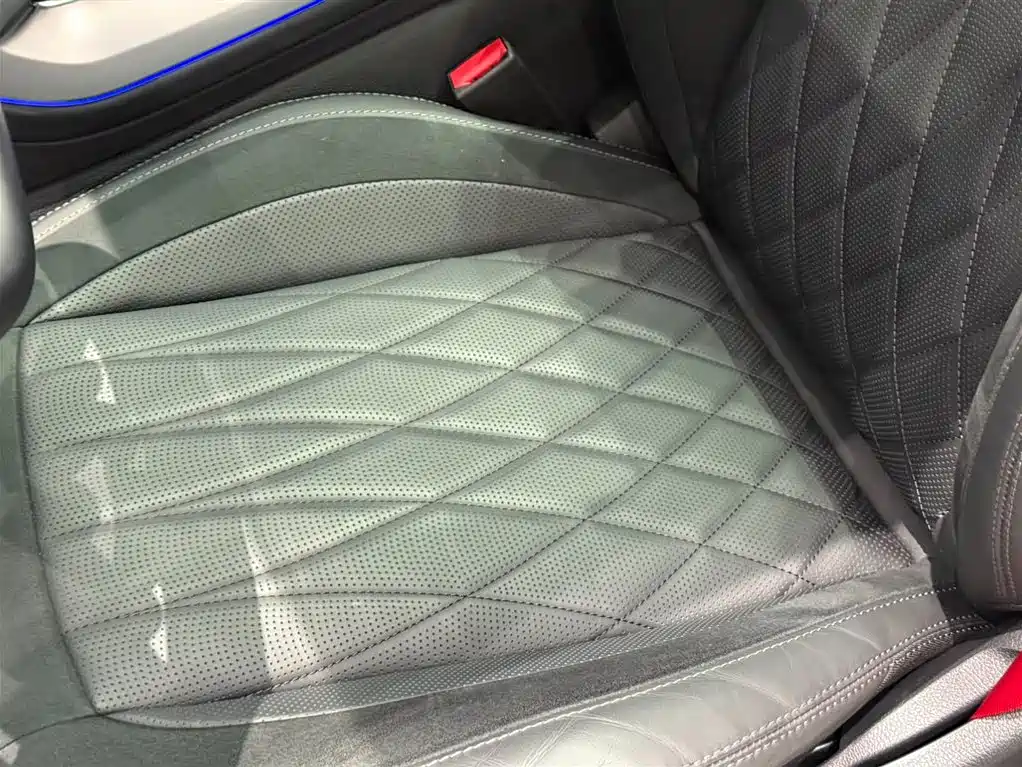 MERCEDES-BENZ GLS AMG