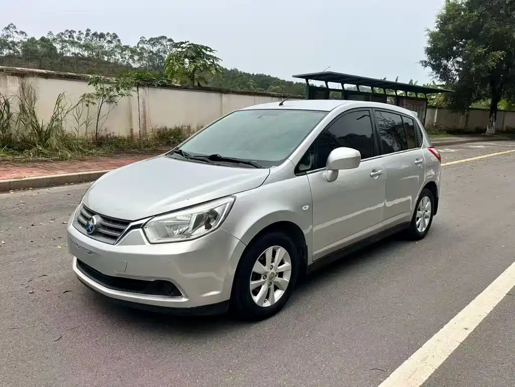 Venucia R50 2013