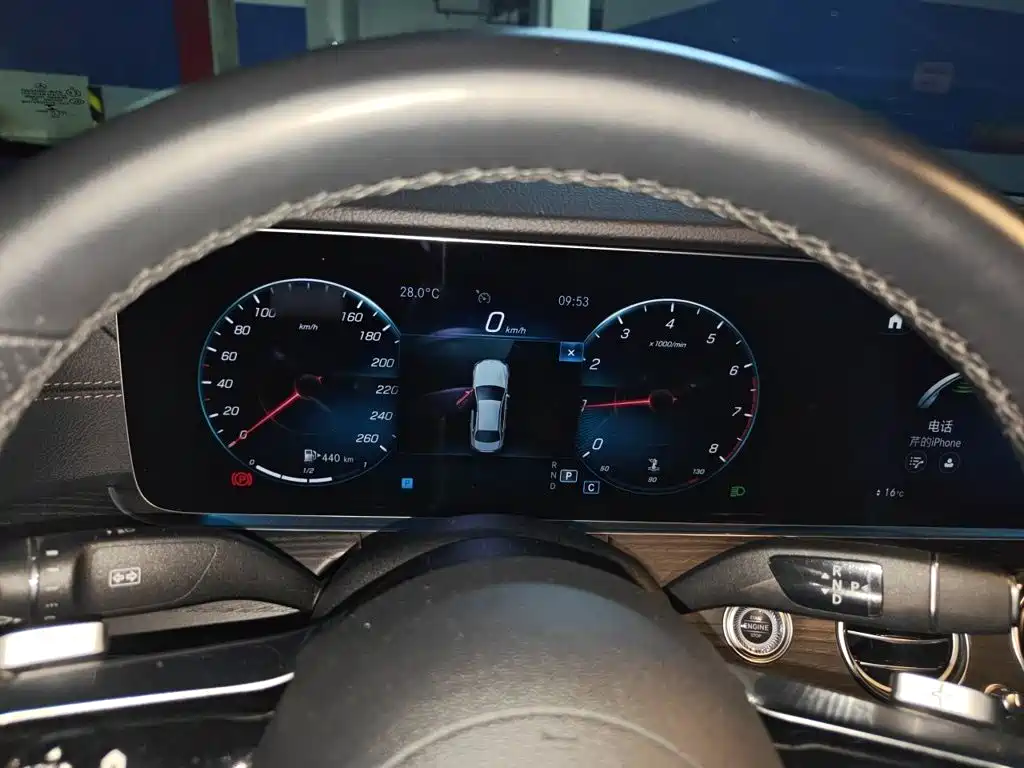 Mercedes-Benz E-Class — миниатюра 4