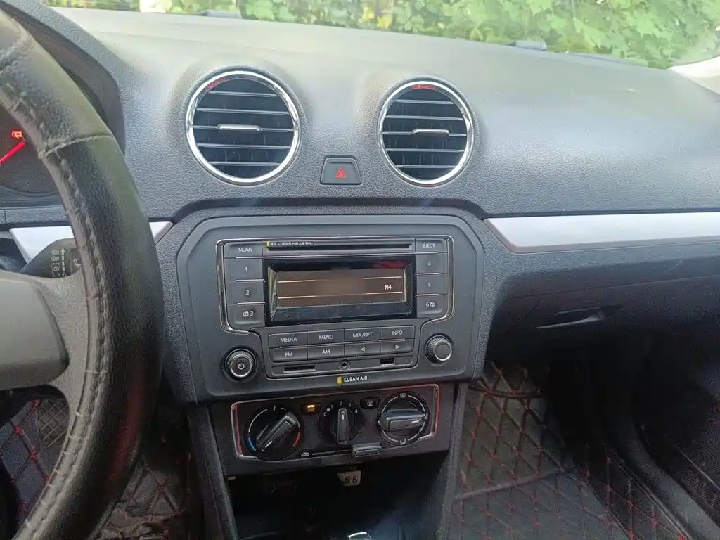 Volkswagen Jetta — миниатюра 6