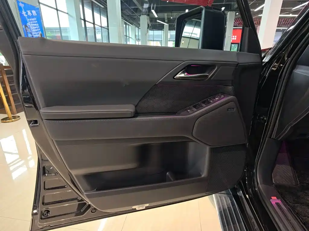 Lexus GX — миниатюра 26