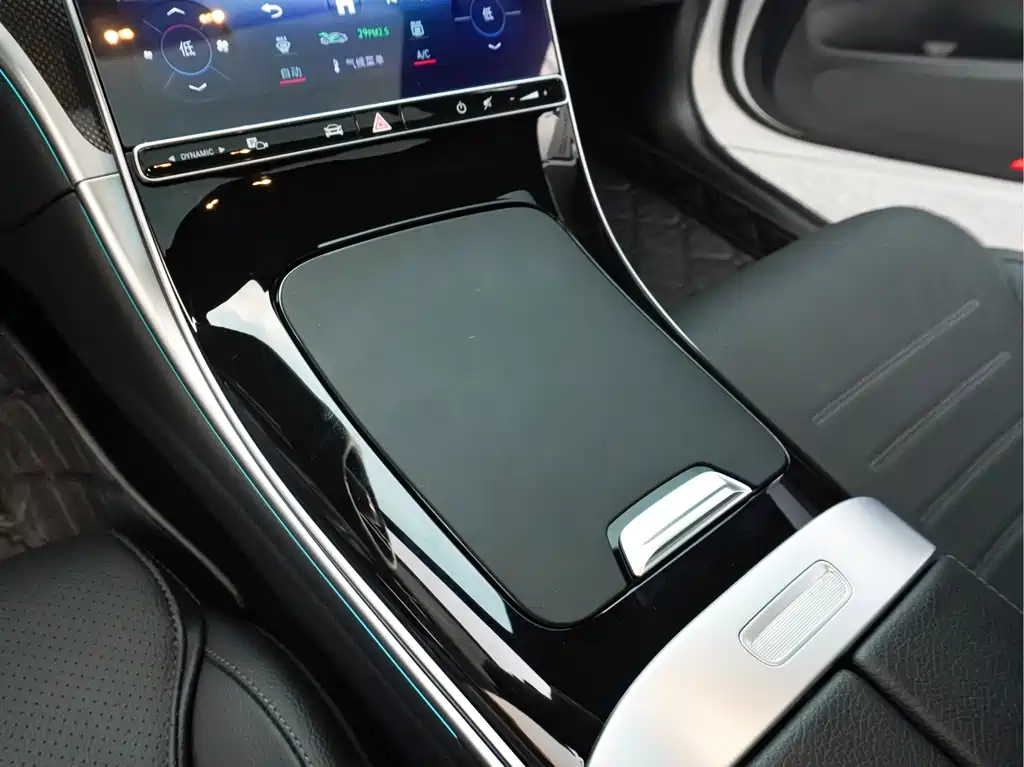 Mercedes-Benz C-Class — миниатюра 16