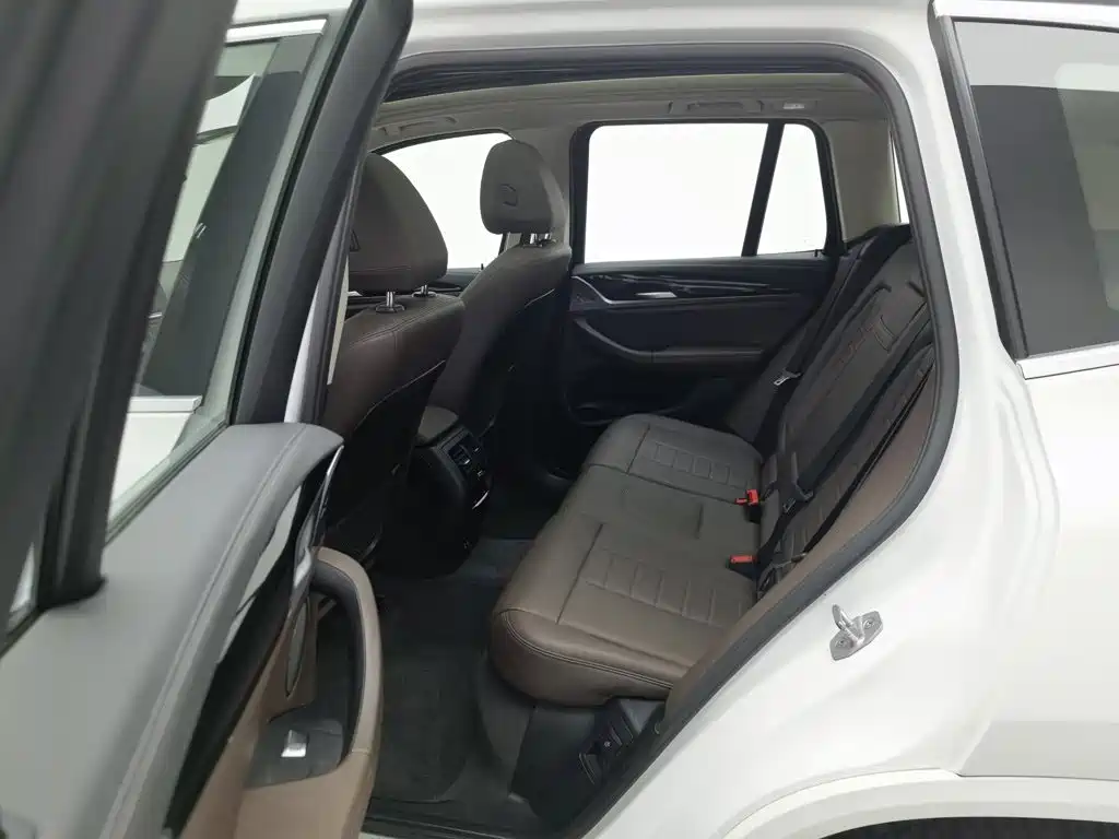 BMW X3 — миниатюра 15
