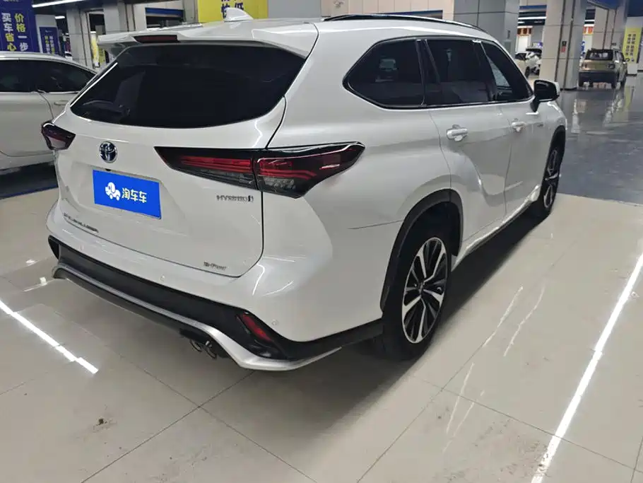 Toyota Crown Kluger 2024 2.5L HEV Luxury