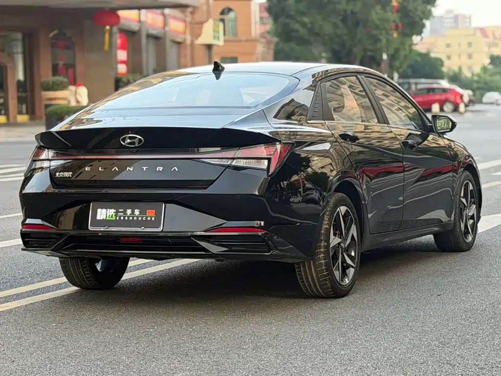 Hyundai Elantra — миниатюра 13