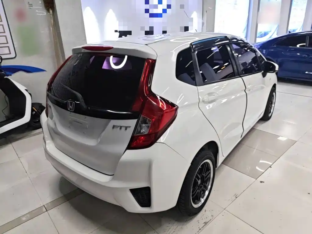 Honda Fit — миниатюра 7