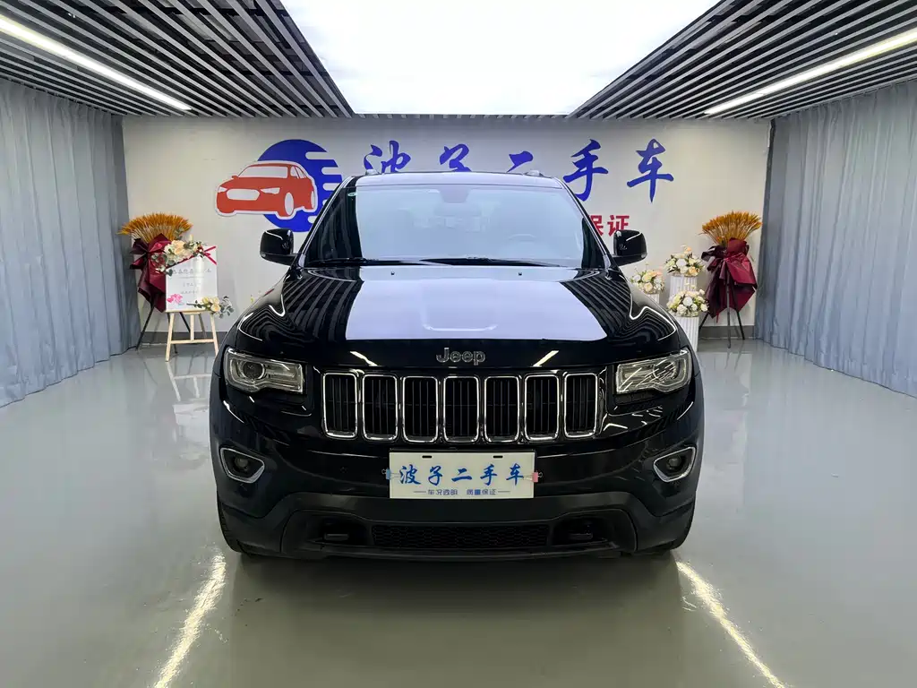 Jeep Grand Cherokee (Import) — миниатюра 2