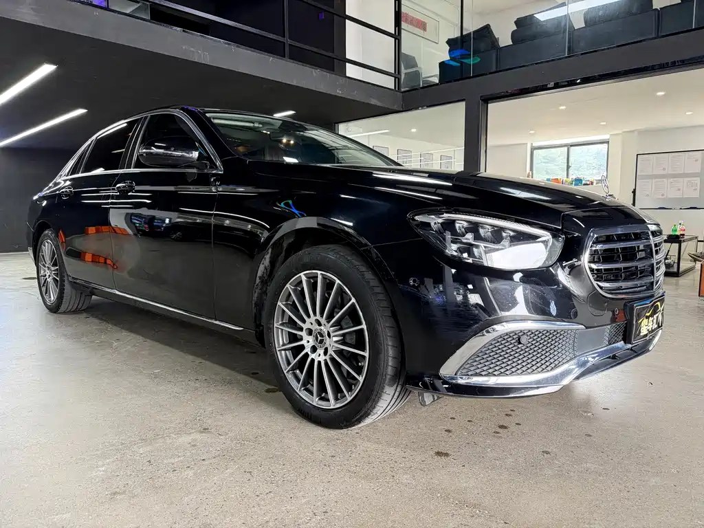Mercedes-Benz E-Class — миниатюра 3