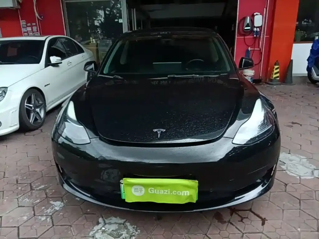 Tesla Model 3 — миниатюра 3