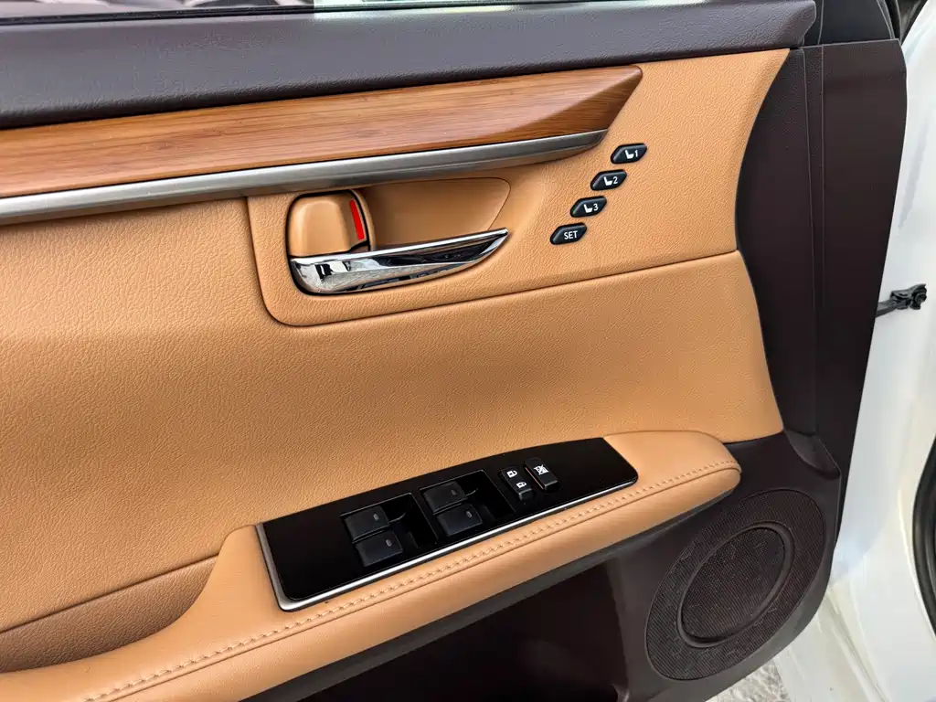 Lexus ES 2015 300h Luxury