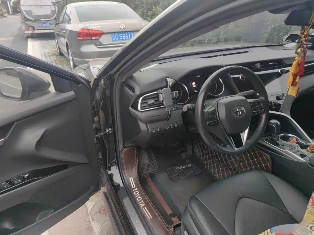 Toyota Camry — миниатюра 13