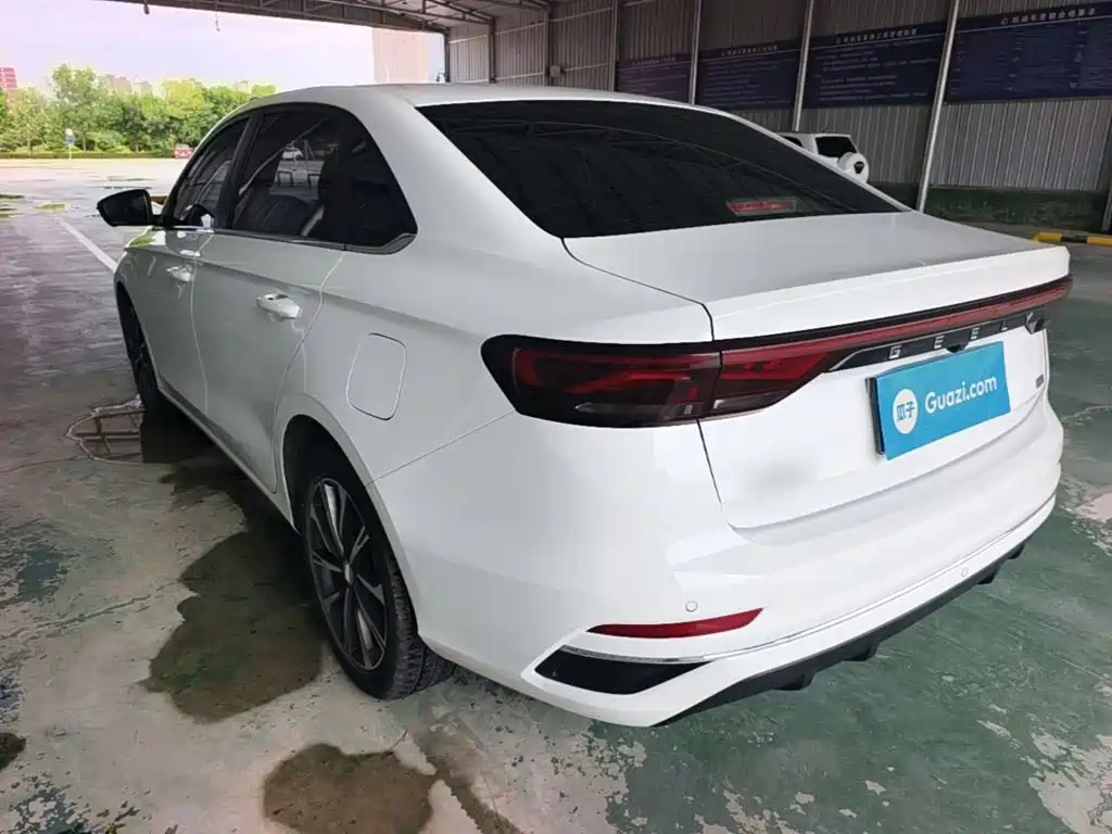 Geely Emgrand 2025 4 1.5L CVT Luxury