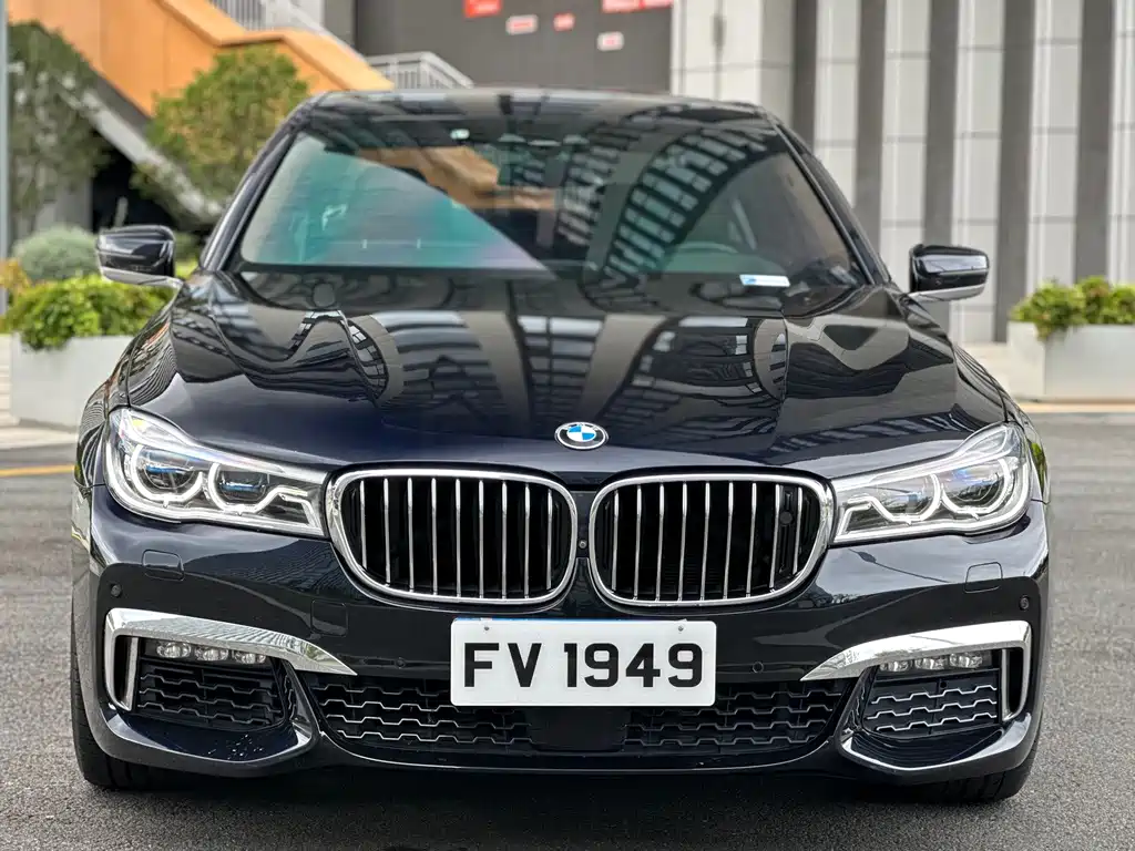BMW 7 Series — миниатюра 2