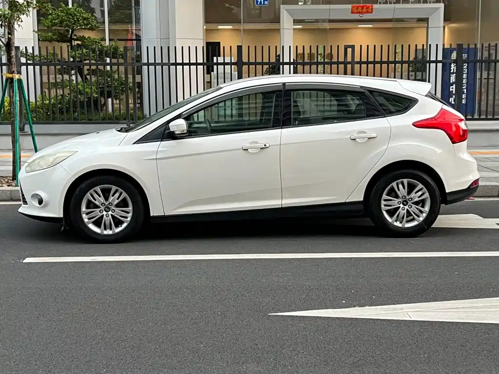 Ford Focus — миниатюра 25