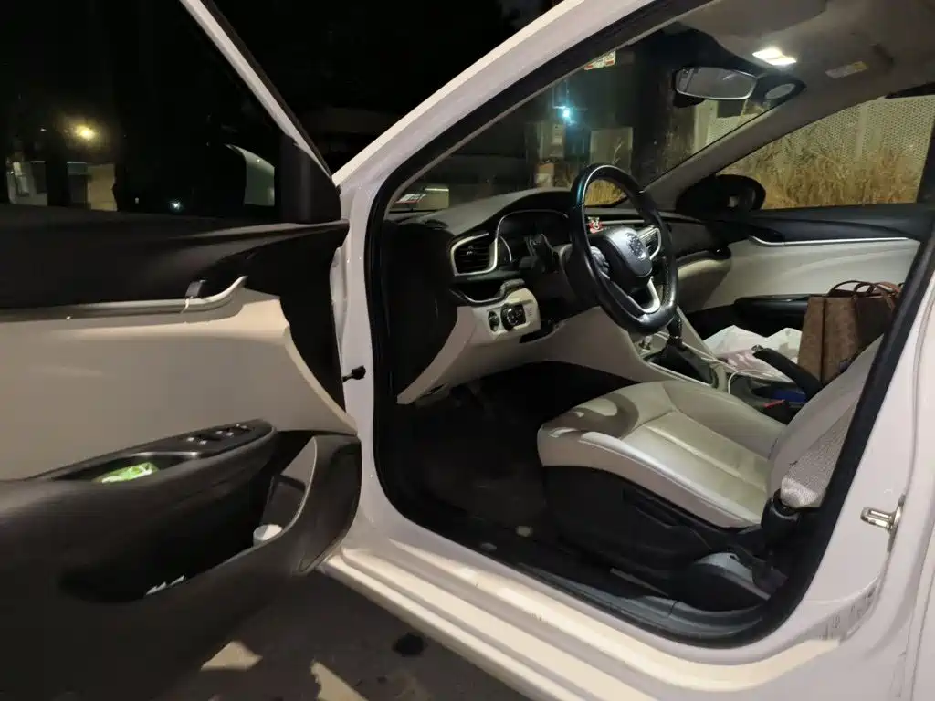 Buick Excelle — миниатюра 17