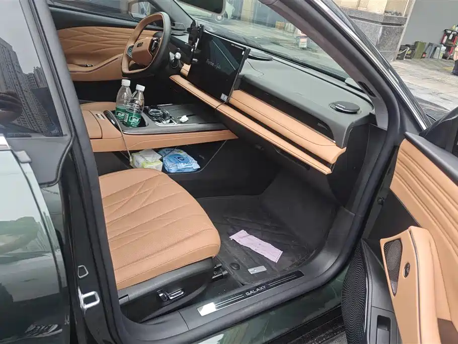 Geely Galaxy Galaxy 8 8 2025 130km EM-P