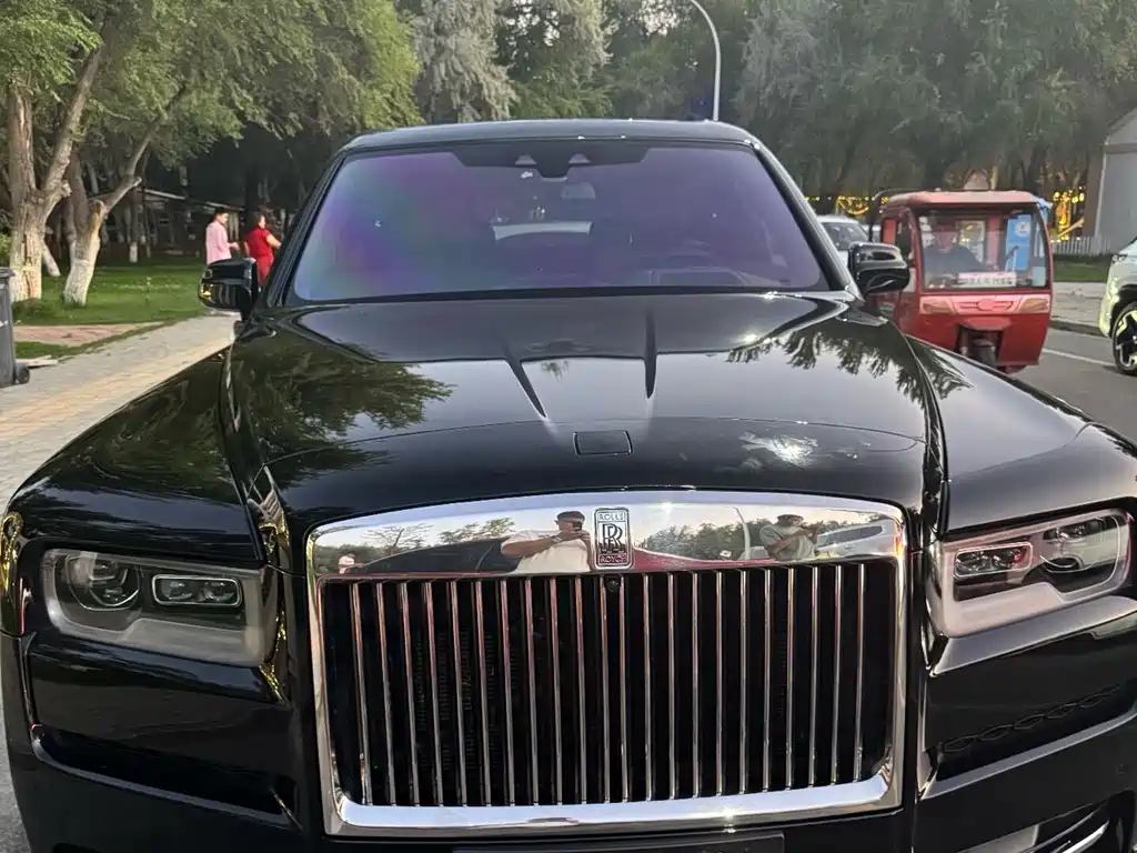 Rolls-Royce Cullinan — миниатюра 3