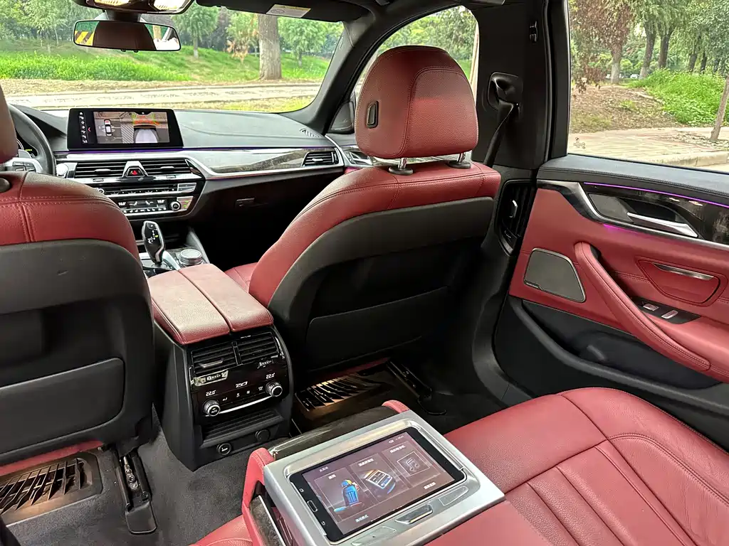 BMW 5 Series — миниатюра 13